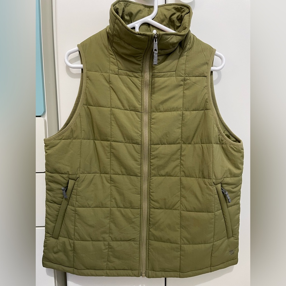 MERRELL ALL TERRAIN INSULATED VEST, Women’s Medium, Martini Olive ~ Brand New!